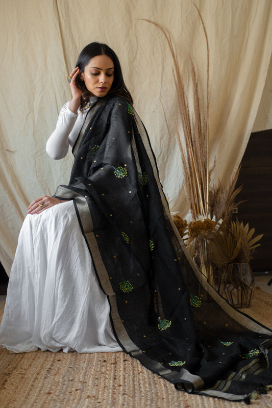 Black Gypsies Linen